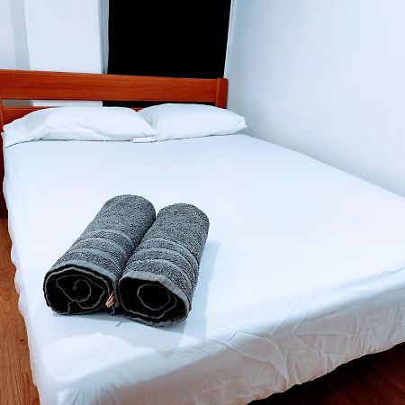 Habitacion Privada Con Cama Doble 瓦伦西亚 外观 照片